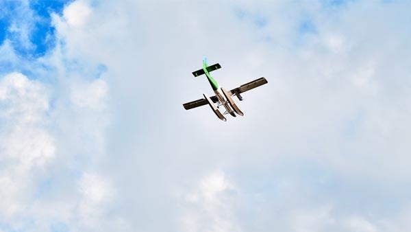 Vistara 社の導入事例：雲の中の小型飛行機